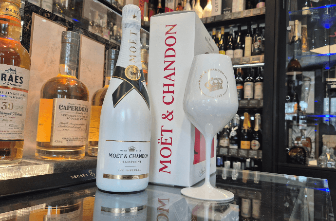 MOET & CHANDON ICE IMPERIAL DEMI SEC CHAMPAGNE 0.75L + GLASS DESIGNED FOR MOMENTS IN THE SUN